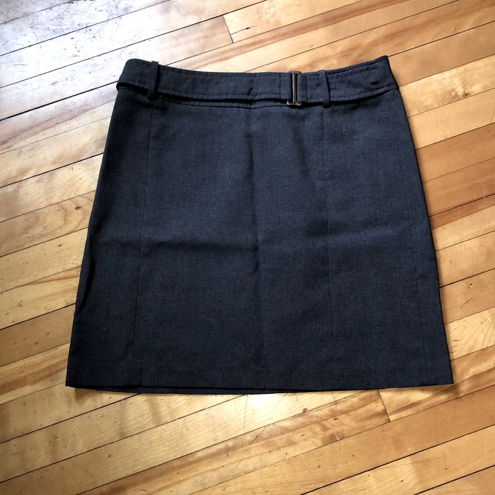 New York & Company city stretch gray skirt 8